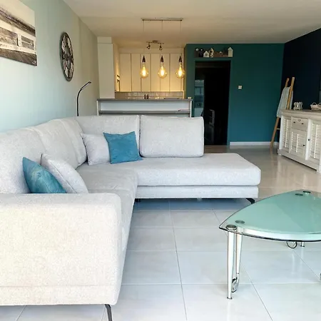 In Near The Beach, Cleaning Included Lägenhet *